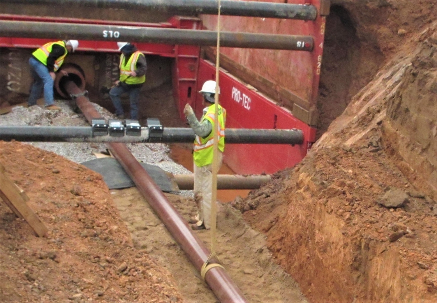 Laying the fuel transfer pipeline