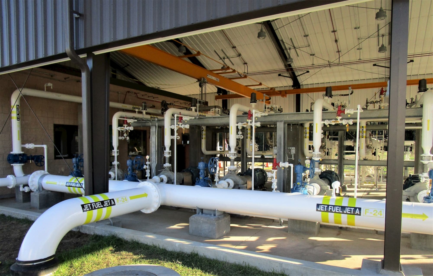Fuel pipeline in a fuel pumphouse